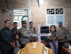 Kapolres Nias Selatan Tunjukkan Kepedulian, Kunjungi Rumah Duka Pendeta Dr. Marinus Gulo dan Serahkan Tali Asih