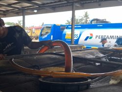 Dugaan Penggunaan Solar Subsidi di Aseng Group Dibantah, Polres Labusel Lakukan Uji Sampel
